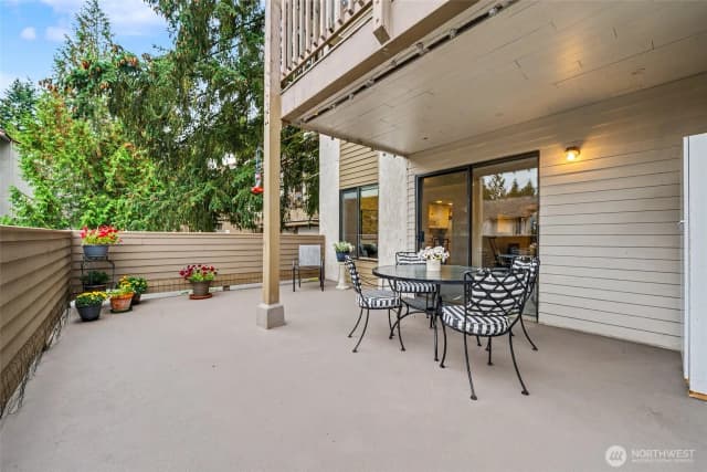 Property photo for 10410 Ne 32nd Place #d-104, Bellevue photo 5
