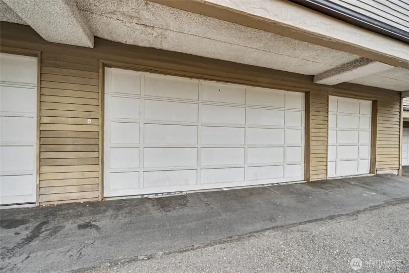 Property photo for 10410 Ne 32nd Place #d-104, Bellevue photo 15
