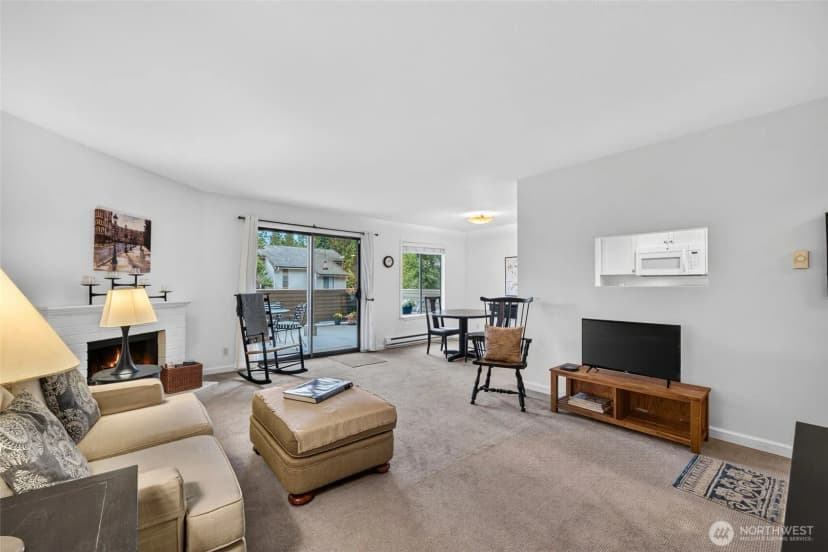 Property photo for 10410 Ne 32nd Place #d-104, Bellevue photo 3