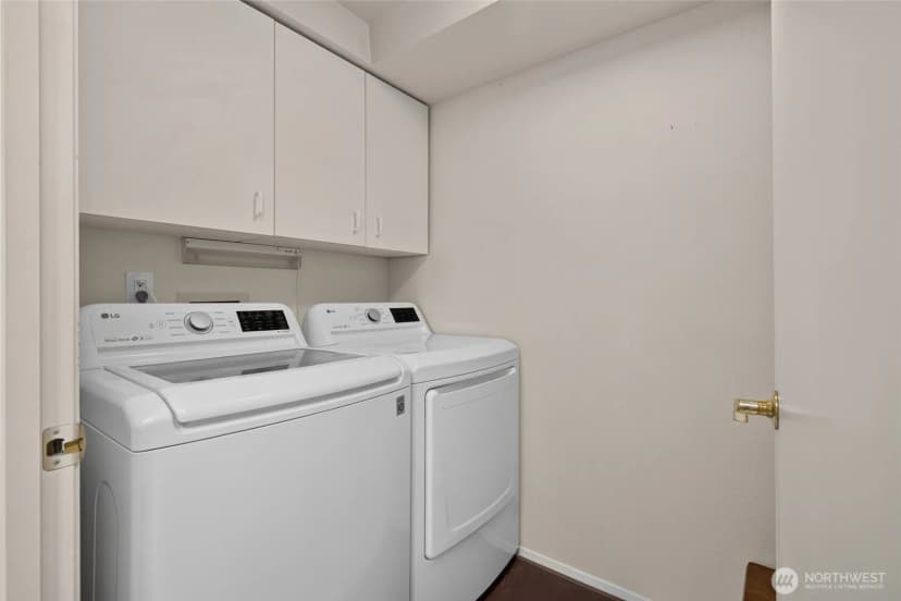 Property photo for 2125 California Avenue Sw #302, Seattle photo 23