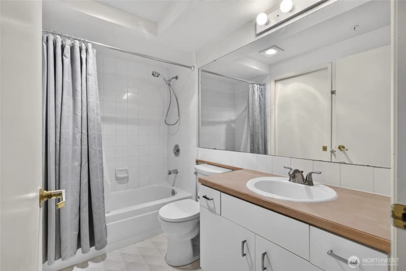 Property photo for 2125 California Avenue Sw #302, Seattle photo 22