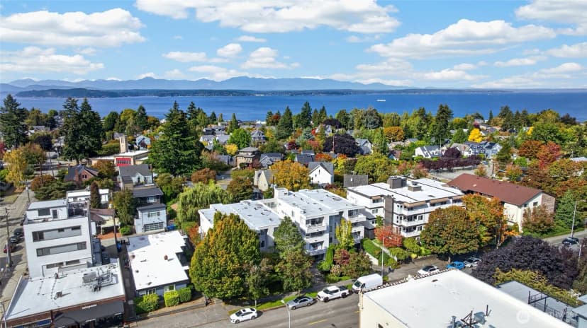 Property photo for 2125 California Avenue Sw #302, Seattle photo 27