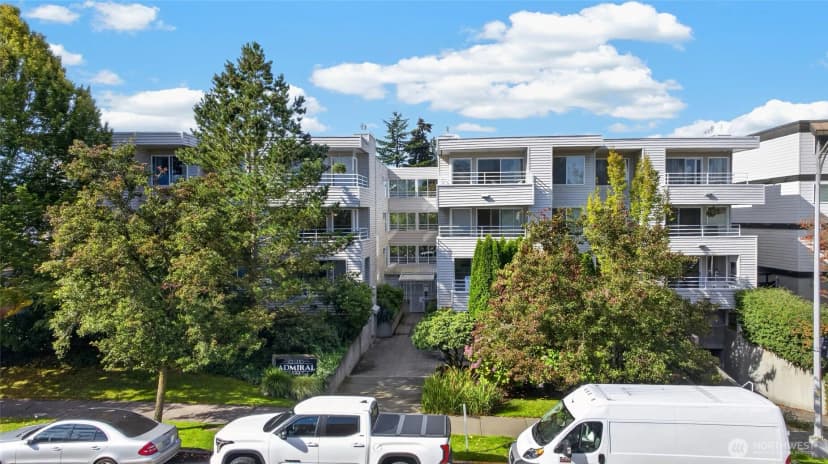 Property photo for 2125 California Avenue Sw #302, Seattle photo 26
