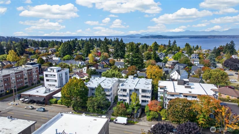 Property photo for 2125 California Avenue Sw #302, Seattle