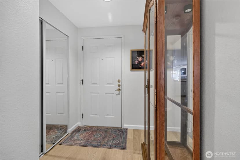 Property photo for 2125 California Avenue Sw #302, Seattle photo 3