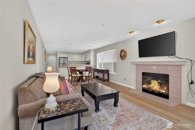 Property photo for 2125 California Avenue Sw #302, Seattle photo 5