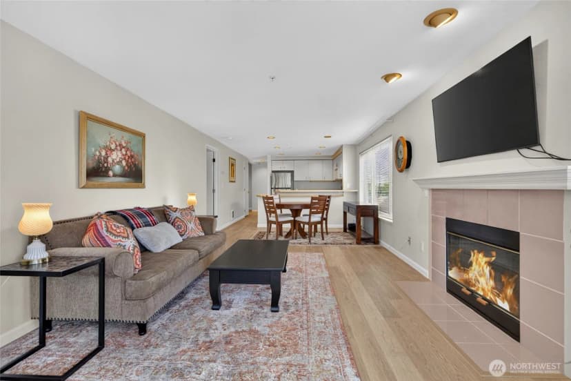 Property photo for 2125 California Avenue Sw #302, Seattle photo 9