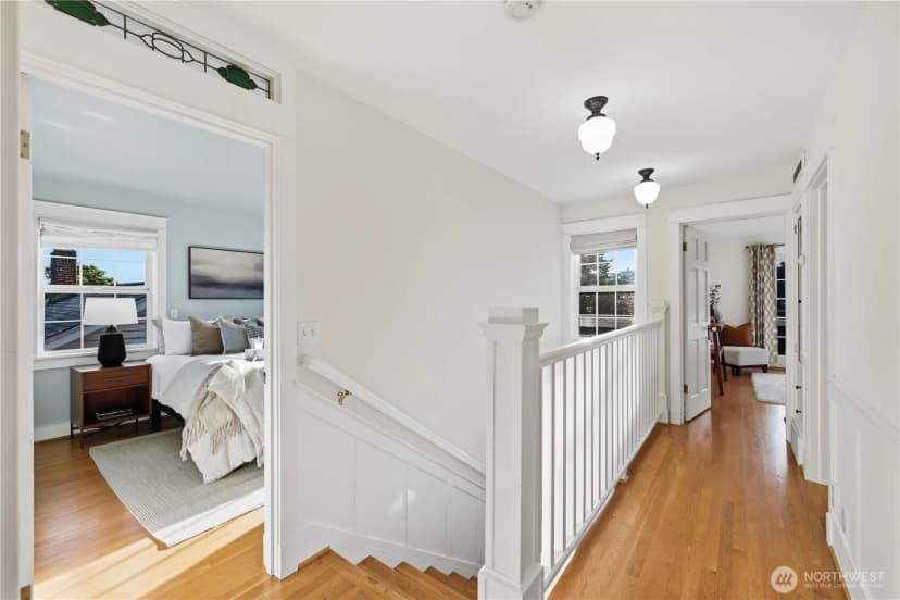 Property photo for 2536 31st Avenue W, Seattle photo 20