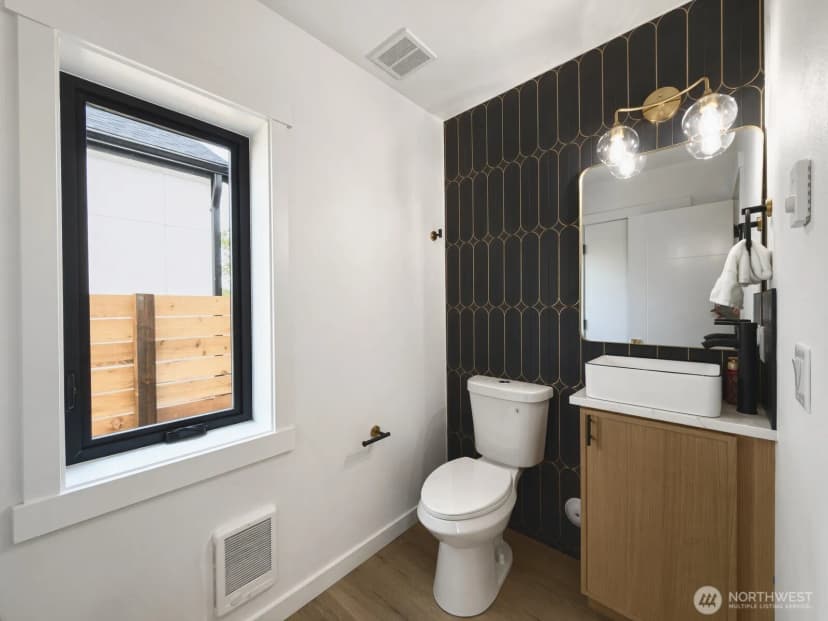 Property photo for 5404 20th Avenue S, Seattle photo 5