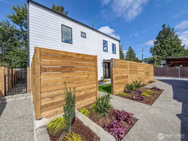 Property photo for 5404 20th Avenue S, Seattle