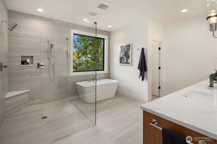 Property photo for 8016 Fairway Drive Ne, Seattle photo 21