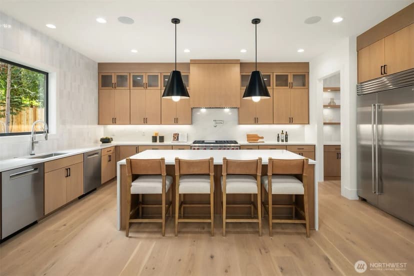 Property photo for 8016 Fairway Drive Ne, Seattle photo 7