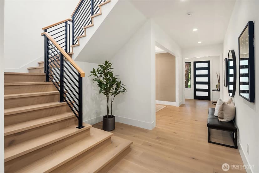 Property photo for 8016 Fairway Drive Ne, Seattle photo 18