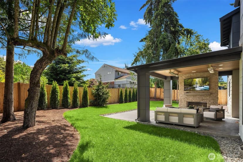 Property photo for 8016 Fairway Drive Ne, Seattle photo 28