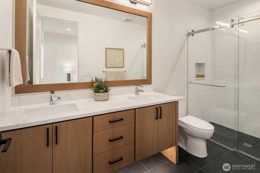 Property photo for 8016 Fairway Drive Ne, Seattle photo 24