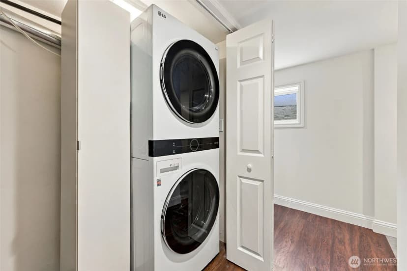 Property photo for 10735 Densmore Avenue N, Seattle photo 23
