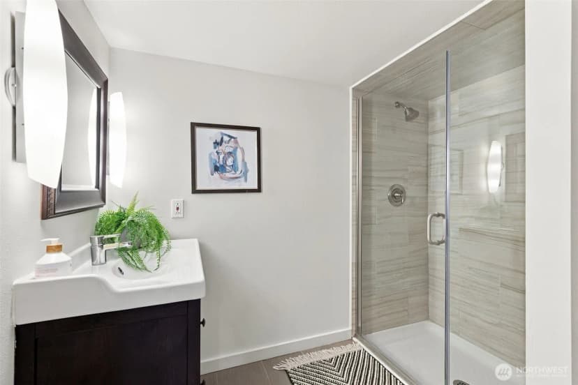 Property photo for 10735 Densmore Avenue N, Seattle photo 22