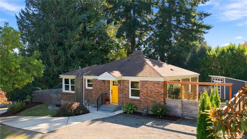 Property photo for 10735 Densmore Avenue N, Seattle photo 38