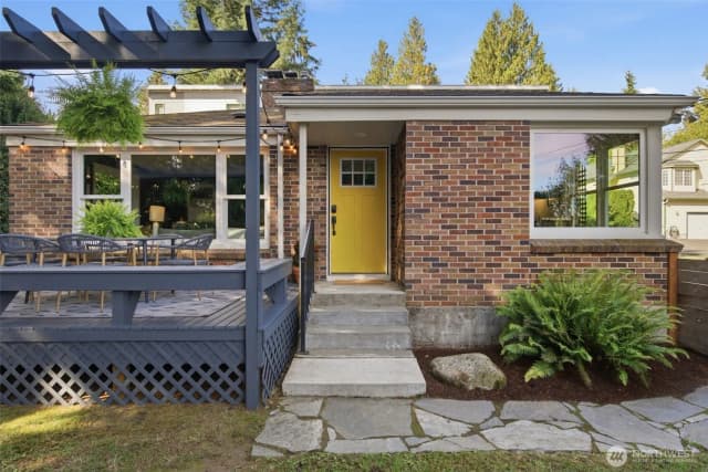 Property photo for 10735 Densmore Avenue N, Seattle photo 3