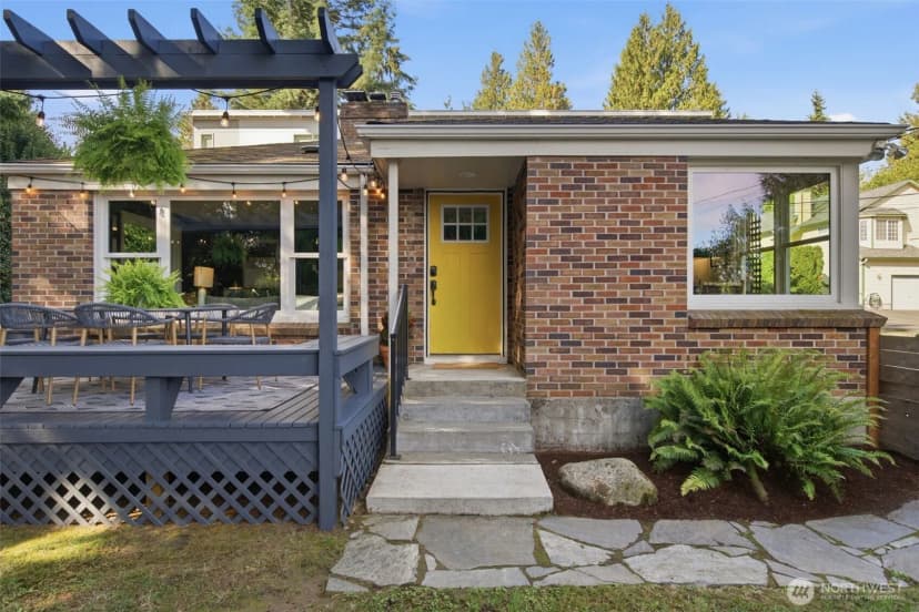 Property photo for 10735 Densmore Avenue N, Seattle photo 3