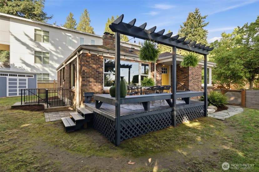 Property photo for 10735 Densmore Avenue N, Seattle photo 27