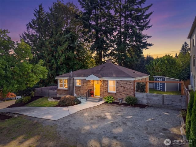 Property photo for 10735 Densmore Avenue N, Seattle photo 2