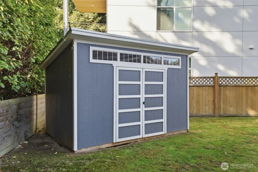 Property photo for 10735 Densmore Avenue N, Seattle photo 31