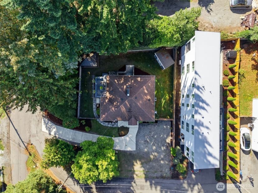 Property photo for 10735 Densmore Avenue N, Seattle photo 36
