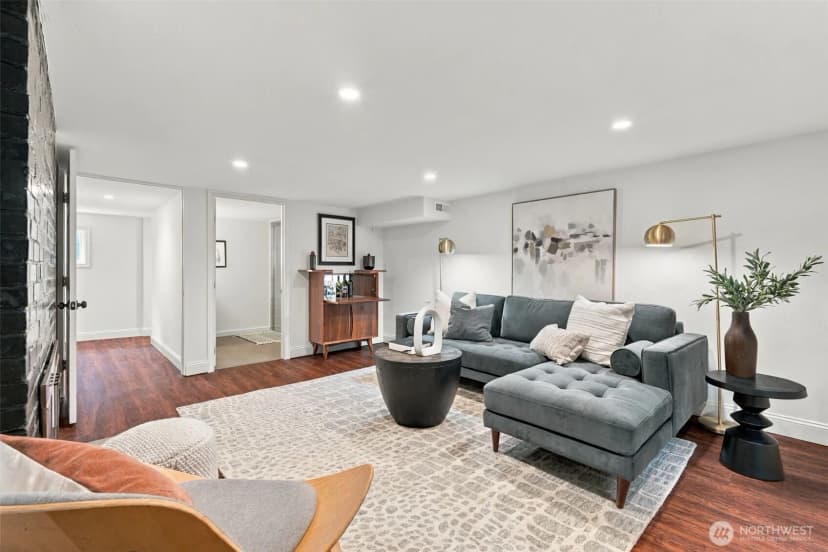 Property photo for 10735 Densmore Avenue N, Seattle photo 19