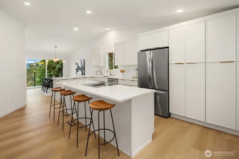 Property photo for 14214 Westwood Place Ne, Seattle photo 12