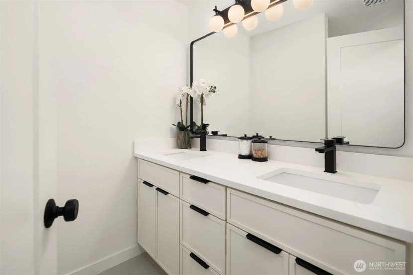 Property photo for 14214 Westwood Place Ne, Seattle photo 21