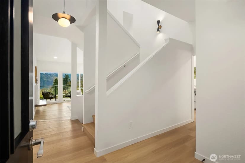 Property photo for 14214 Westwood Place Ne, Seattle photo 14