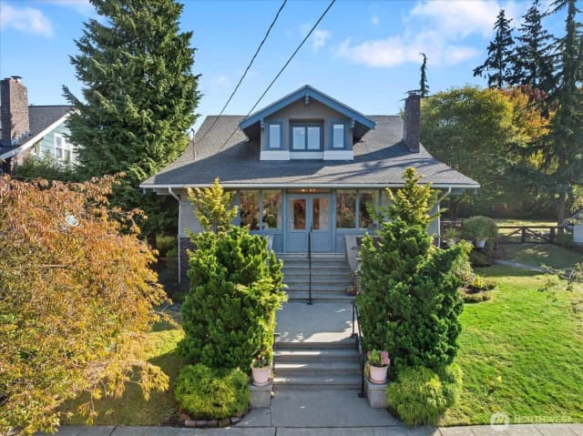 Property photo for 3222 41st Avenue Sw, Seattle