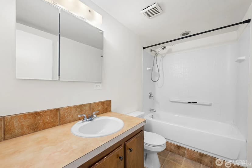 Property photo for 14221 Se 10th Place, Bellevue photo 13