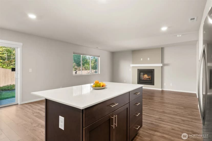 Property photo for 28001 S 14th Court, Des Moines photo 16