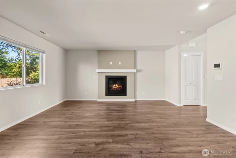 Property photo for 28001 S 14th Court, Des Moines photo 11