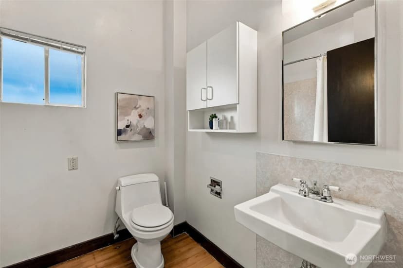 Property photo for 1827 4th Avenue W, Seattle photo 16