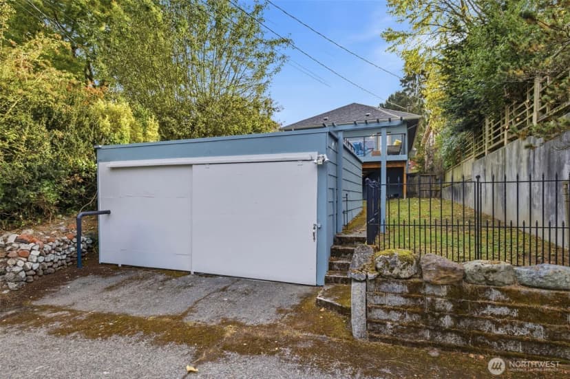 Property photo for 1827 4th Avenue W, Seattle photo 24