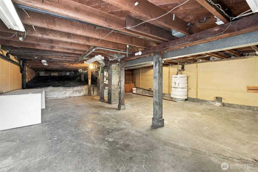 Property photo for 1827 4th Avenue W, Seattle photo 22