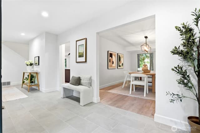 Property photo for 21845 Ne 30th Place, Sammamish photo 3