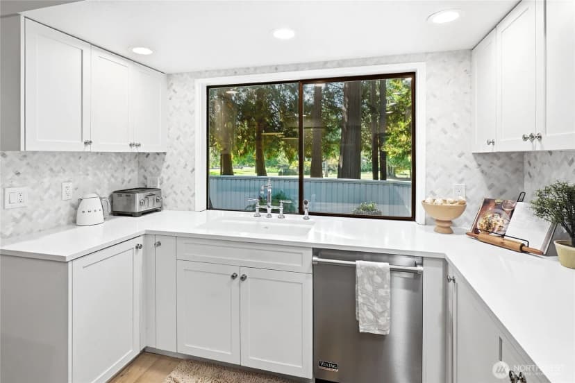 Property photo for 21845 Ne 30th Place, Sammamish photo 13