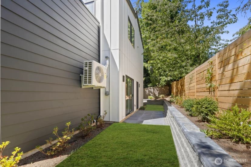 Property photo for 11744 Dayton Avenue N, Seattle photo 20