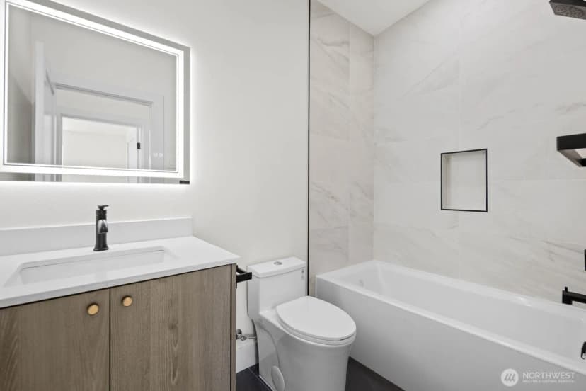 Property photo for 11744 Dayton Avenue N, Seattle photo 17