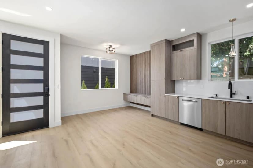 Property photo for 11744 Dayton Avenue N, Seattle photo 6