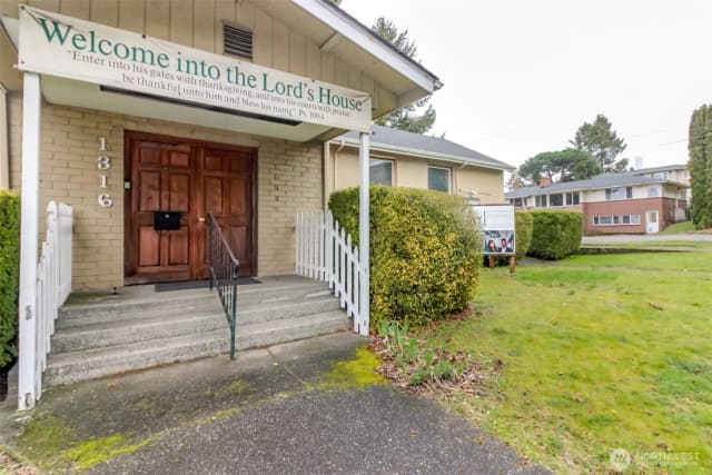 Property photo for 1316 Sw Holden Street, Seattle photo 2