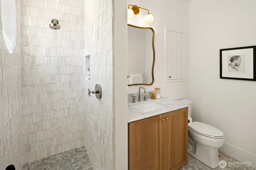 Property photo for 6858 26th Avenue Ne, Seattle photo 19