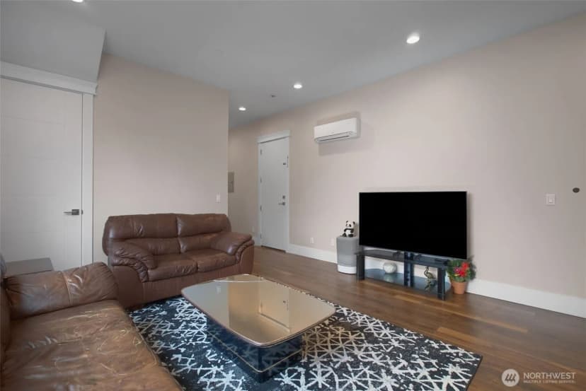Property photo for 12219 Military Road S, Sea Tac photo 29