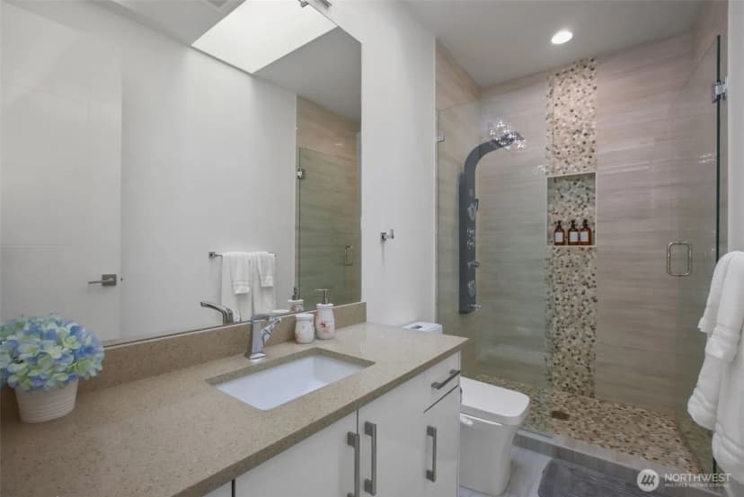 Property photo for 12219 Military Road S, Sea Tac photo 22