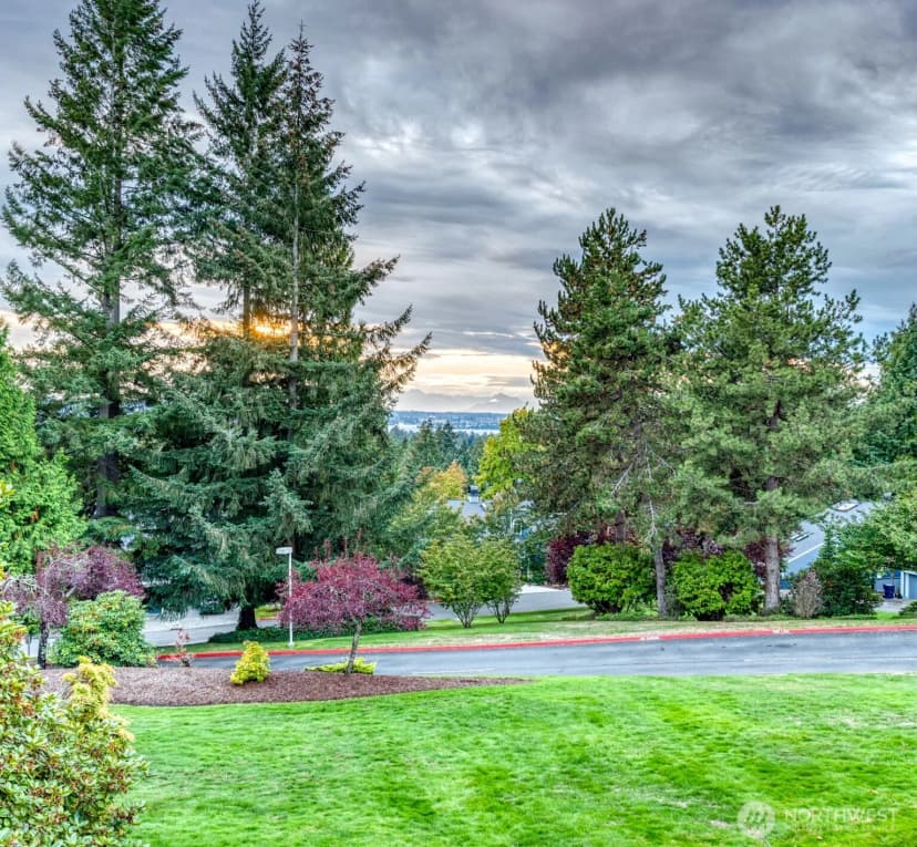 Property photo for 11122 Ne 41st Drive #35, Kirkland photo 38