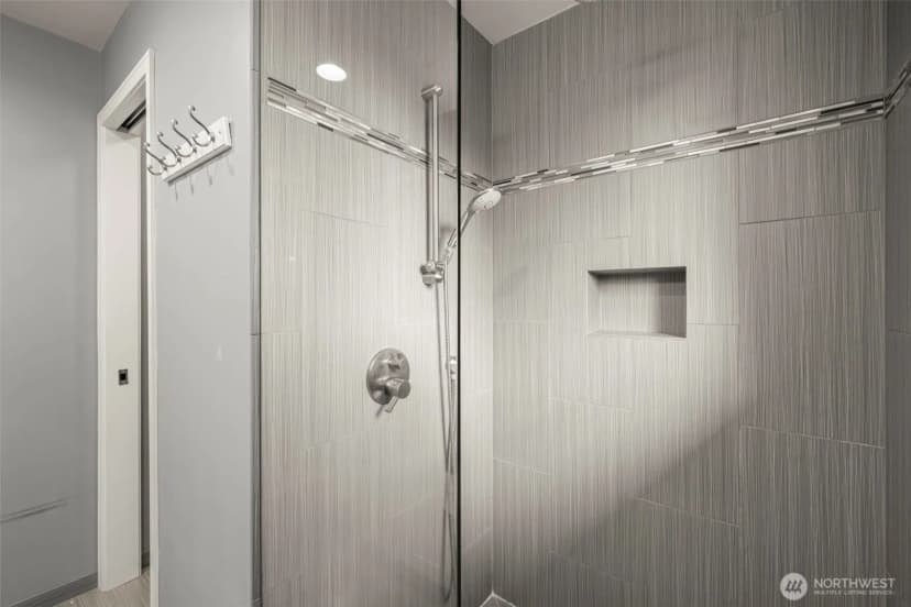 Property photo for 21143 Ne 16th Street, Sammamish photo 12